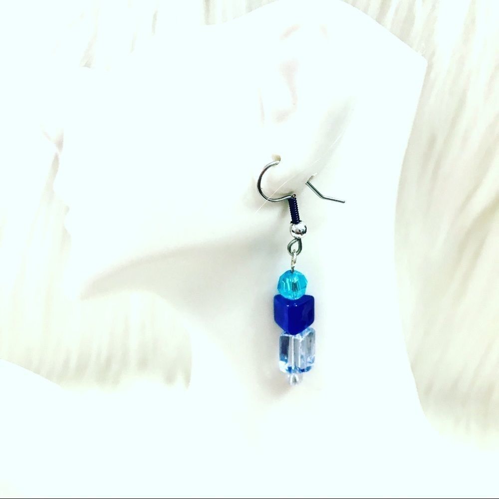 Blue beaded earrings  - Picture 2 of 3